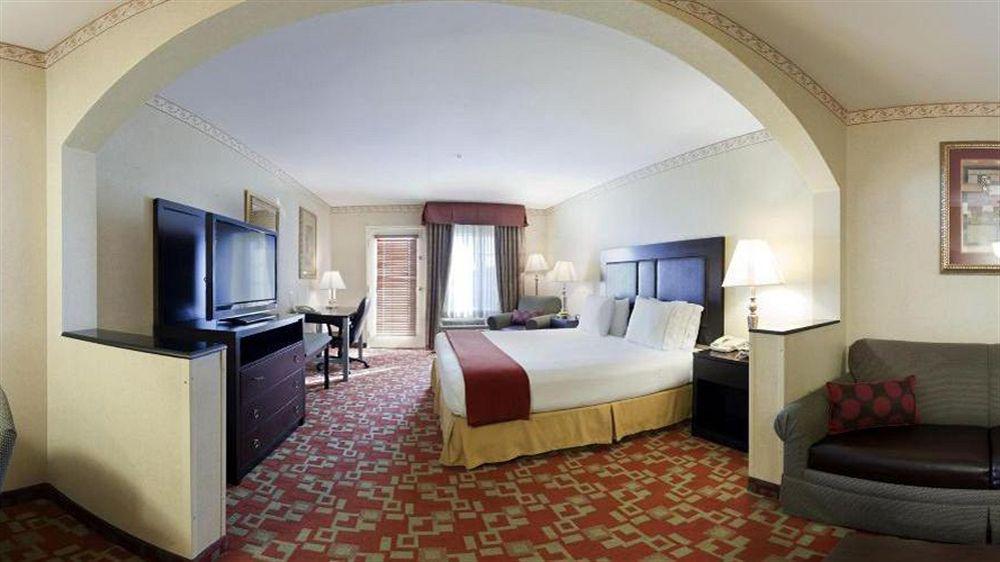 فندق ال سنتروفي  فندق وأجنحة هوليداي إن إكسبريس إل سينترو المظهر الخارجي الصورة